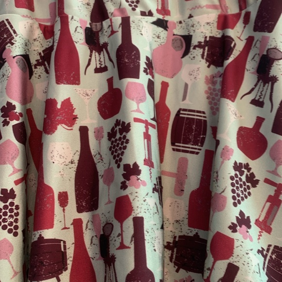 Woman’s Wine Skort - Picture 2 of 5